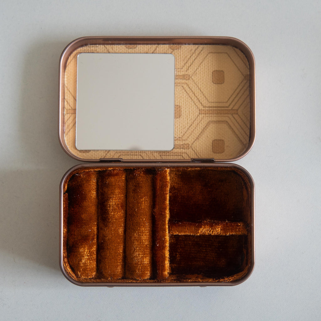 The Sanctuary Tin — Maam of the Set Girls