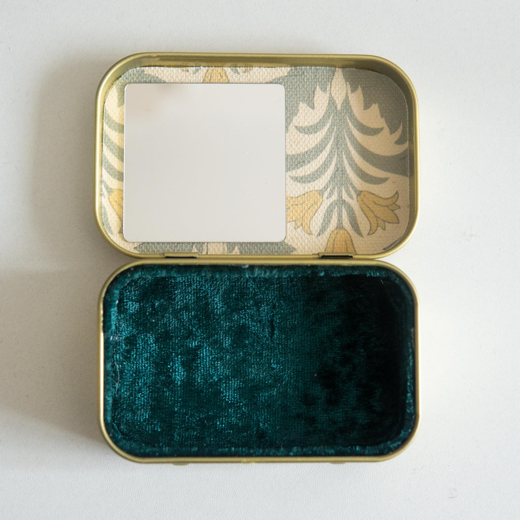 The Sanctuary Tin — Maam of the Set Girls