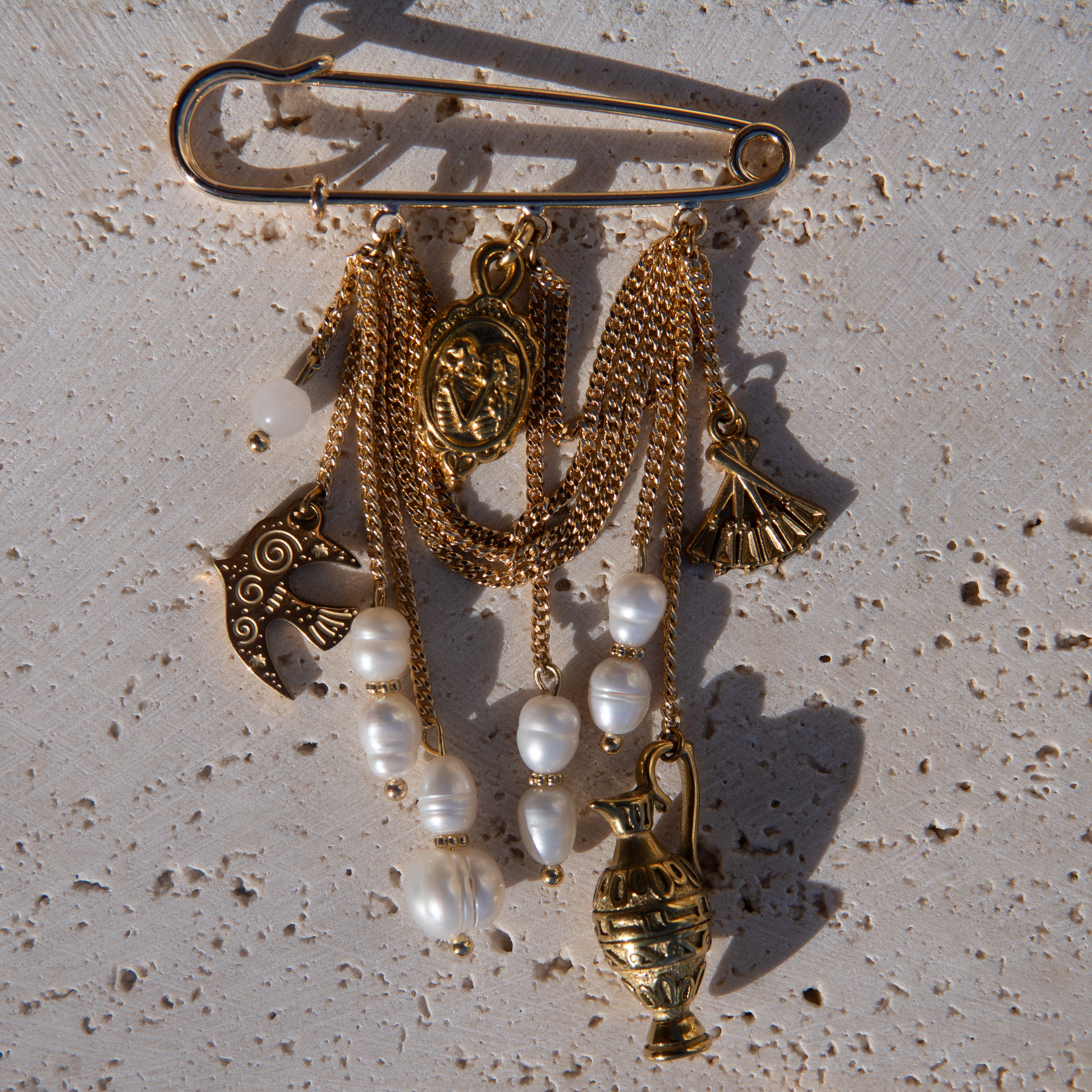 Heart of the Rose: 18K Gold Charm Brooch with Pearls & Rose Quartz