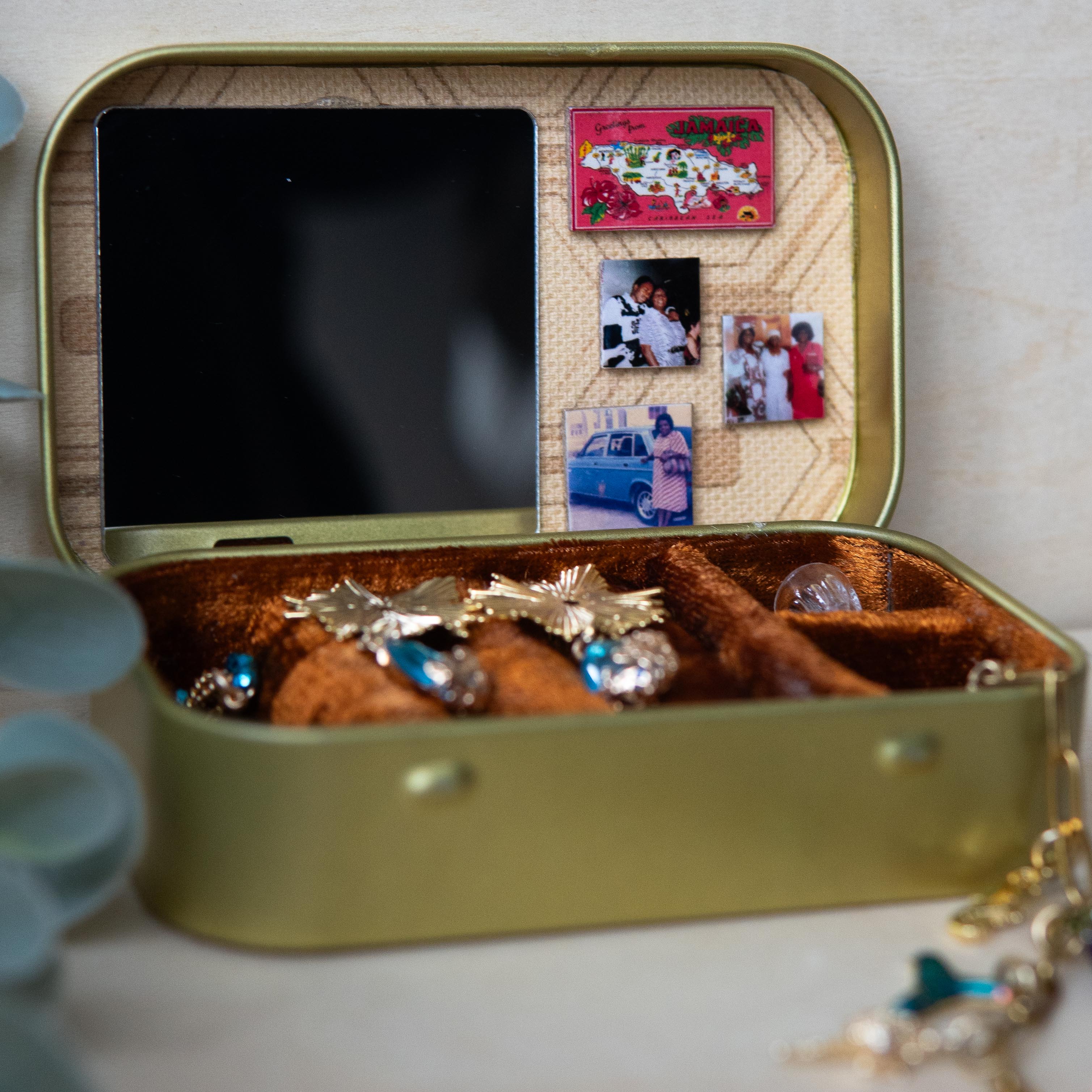 The Sanctuary Tin — Maam of the Set Girls